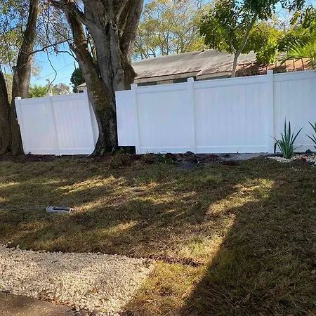 Charming 2-Bedrooms Central Clearwater Apartment With Private Backyard